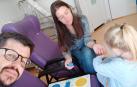 Leire, junto a sus padres en el Hospital de Jerez