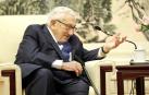 Fotografía de archivo del 22 de noviembre de 2019 donde aparece el exsecretario de Estado estadounidense, Henry Kissinger, durante una reunión con el ministro de Relaciones Exteriores de China