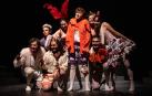 Escena de ‘1789’, durante el ensayo general en la Casa de Cultura de Aoiz. El vestuario ha sido diseñado por Laura Montes.