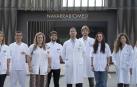 En el centro, Bernardo Abel Cedeño, junto a profesionales de Geriatría del HUN y Navarrabiomed