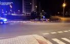 Salida de vía de un vehículo en la glorieta de la calle Tajonar y la avenida Cataluña