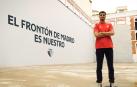 Alejandro Catena posa como nuevo futbolista de Osasuna