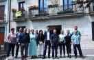 Javier Ollo (octavo por la izquierda) y el resto de la corporación posan después del pleno