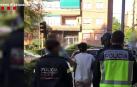 Una de las mujeres detenidas en la operación