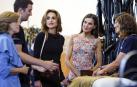 Fotos de la visita de la reina Letizia y Rania de Jordania a las Escuelas Taller y Talleres de Empleo de Patrimonio Nacional, ubicadas dentro del Palacio Real.