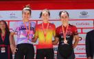 La pamplonesa Idoia Eraso (dcha.) consiguió la plata en la prueba en línea de los campeonatos de España de ciclismo en la categoría sub23