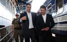 El presidente del Gobierno español, Pedro Sánchez, a su llegada este sábado en tren a la estación de Kiev, para reunirse con el presidente ucraniano, Volodímir Zelenski, en el primer día de la presidencia española de la UE