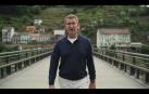 El candidato del PP recuerda en un vídeo sus inicios en política y se presenta como serio y humilde