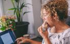 Al comer deprisa el tiempo de masticación disminuye y los alimentos llegan al estómago prácticamente enteros, lo que hace necesaria una mayor producción de jugos gástricos para poder digerirlos de forma adecuada