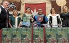 Desde la izquierda, Jorge Ruiz, Maribel Ausejo, Loreto San Martín, José Flamarique, los cuatro de la Asociación de Comerciantes, la alcaldesa de Estella, Marta Ruiz de Alda, y la edil Cristina Pérez