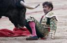El diestro ha sido corneado en el muslo izquierdo.