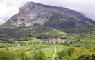 Panorámica del pueblo al pie del monte Beriain