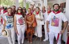 La mezzo-soprano Nerea Berraondo y el empresario Cristóbal Parra con amigos pamploneses	rubén albarrán