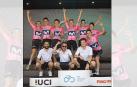 El Movistar femenino ganador del Giro, al completo, con Unzué en la parte central inferior