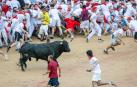 Un toro de Cebada Gago, en la plaza este 9 de julio. El callejón debería estar libre si algún corredor se ve en apuros.