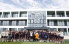 La plantilla del PSG posó en su primer entrenamiento de la pretemporada con la camiseta de Sergio Rico