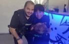 Policías nacionales rescatan a un perro en un incendio en un inmueble en Burlada