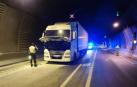 Camión averiado en el interior de los túneles de Belate