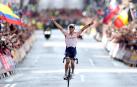 Mathieu van der Poel, de los Países Bajos, gana la carrera élite masculina en carretera en los Campeonatos del Mundo de Ciclismo UCI 2023 en Glasgow, Gran Bretaña