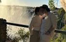 Tamara Falcó e Iñigo Onieva se besan delante de las cataratas Victoria