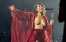 La cantante Eva Amaral actúa en uno de los escenarios del Festival Sonorama 2023, este sábado en la localidad burgalesa de Aranda de Duero