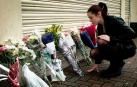 Flores cerca del escenario del atentado con coche bomba en Omagh