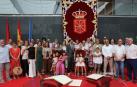 ARROPADA POR SU FAMILIA Y LA FAMILIA POLÍTICA. Desde la izda.: Fran Andrés, Mikel Compains, María Mangado, Pedro Mangado, Nieves Martínez, Luisa Navascués, Jorge García, Ana Martínez, Sergio Ayala, Guiller Navascués, Bea Martínez, Enrique Chivite, Isabel Cordón, Alfonso Guinduláin, Margari Rández, las niñas Cloe, Mara y Julia, Leire Chivite, Miguel Mangado, María Chivite, los niños Mateo y Vega, Joaquín Chivite, Fidel Cornago, Mila Navascués, Carlos Chivite, el niño Bruno, Sergio Alvero, Borja Chivite, Antonio Chivite, Goretti Urcelay, Fermín Navascués, Óscar Chivite  y José Luis Garcés