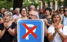 Vecinos del II Ensanche celebraban el pasado jueves la anunciada suspensión del parking por parte de la alcaldesa Cristina Ibarrola