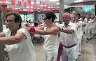 El ambiente se caldeó después de la comida y muchos se animaron a bailar una conga