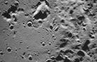 Muestra del cráter formado por el impacto de un micrometeorito