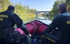 Efectivos de la Guardia Civil realizan labores de búsqueda del desaparecido en el río Tajo