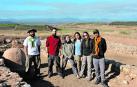Voluntarios que han participado en las excavaciones, junto a Leyre Arróniz