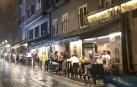 La tormenta de este viernes no ha impedido que hubiera ambiente en los bares del Casco Viejo