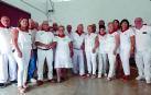 Los jubilados homenajeados durante la jornada de ayer posaron junto a las autoridades.