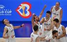 Los jugadores serbios celebran su triunfo contra Canadá