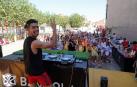 Los jóvenes posan para la foto en la fiesta del Dj Mikel Sevillano