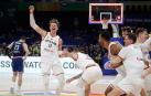 Los jugadores de Alemania celebran su triunfo en la final del Mundial contra Serbia