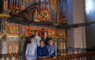 Este miércoles, en la iglesia de Santo Domingo de Pamplona. En primera fila, desde la izquierda, Álvaro Cía, Rodrigo Hernández e Íñigo Morentin. Detrás, Nicolás Iribas y Lucía Mena