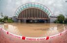 Imagen de una zona inundada en la estación de la Garena en Alcalá de Henares, Madrid, tras las fuertes lluvias caídas la noche del jueves al viernes