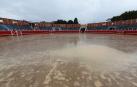 Vídeo con la lluvia en la plaza de toros de Sangüesa