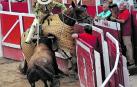 Momento en el que “Complejo” se arranca al caballo de picar, antes de romanear y derribarlo.