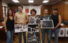 Los ganadores del certamen con las responsables del área