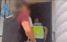 Agentes de la Policía Nacional han desarticulado un grupo criminal dedicado a la trata de seres humanos y cultivo de marihuana y han liberado a tres víctimas de explotación sexual en Tarragona.