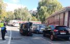 El vehículo acabó volcado sobre la calzada