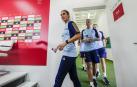 La seleccionadora Montse Tomé llega a la sala de prensa antes de la comparecencia previa al choque contra Suiza