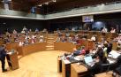 Javier Esparza (UPN) interviene durante el pleno de este jueves