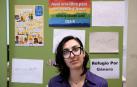 Nour trabaja de recepcionista en la oficina de  CEAR en Pamplona.