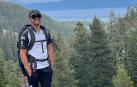Aficionado al senderismo, Diego Jabat durante una ruta junto al lago Tahoe