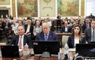 Donald Trump, ayer entre sus abogados Christopher Kise y Alina Habba al comienzo del juicio