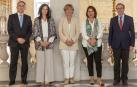 De izquierda a derecha, Secundino Fernández, Paloma Grau, la rectora María Iraburu, la directora de la ANECA, Pilar Paneque, y Pablo Sánchez-Ostiz